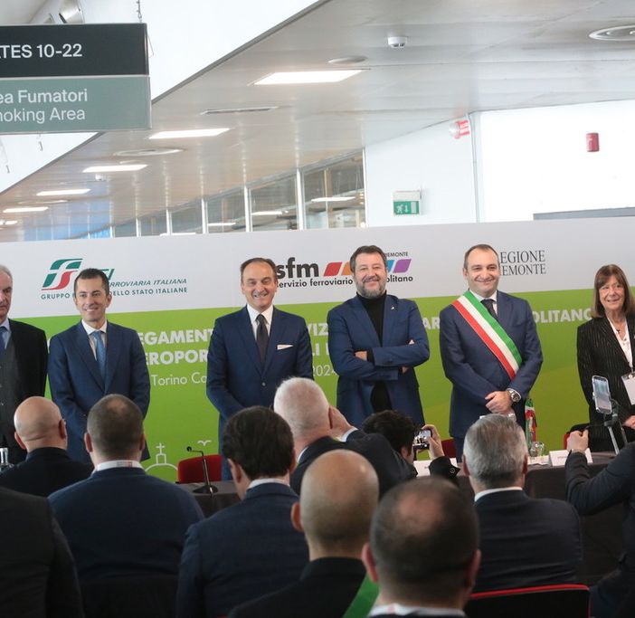 Scarsa illuminazione e segnaletica, scale mobili ferme. Comune e Regione a RFI e Trenitalia: &quot;Sistemate la stazione dell'aeroporto&quot;