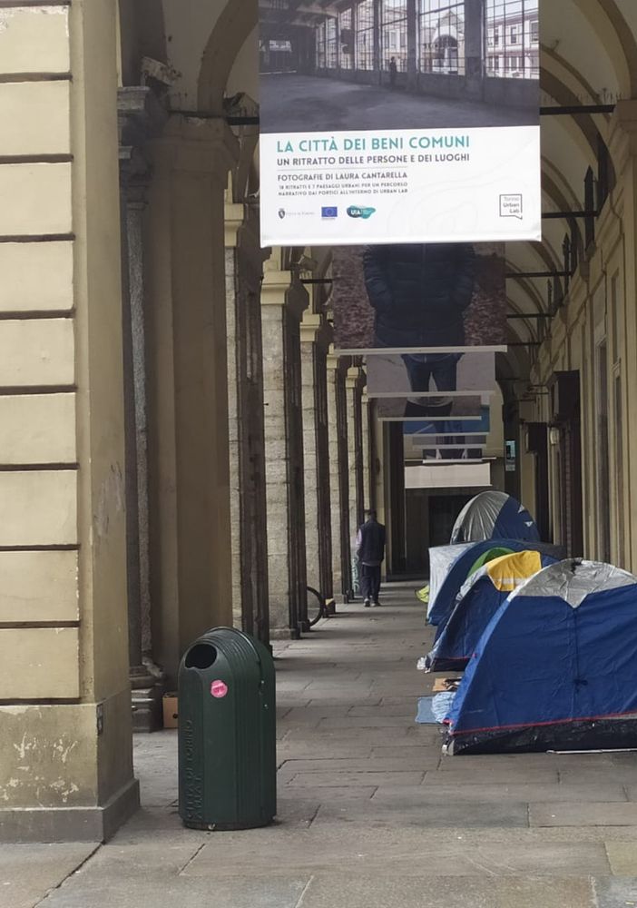 Clochard in sit-in dopo lo sfratto da piazza d'Armi, Schellino:&quot;Per 9 trovata soluzione&quot;