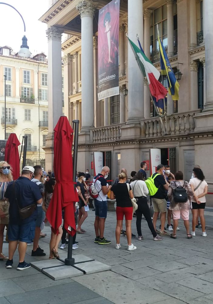 La mattina di Ferragosto Torino sceglie la cultura: in coda per entrare nei musei del centro