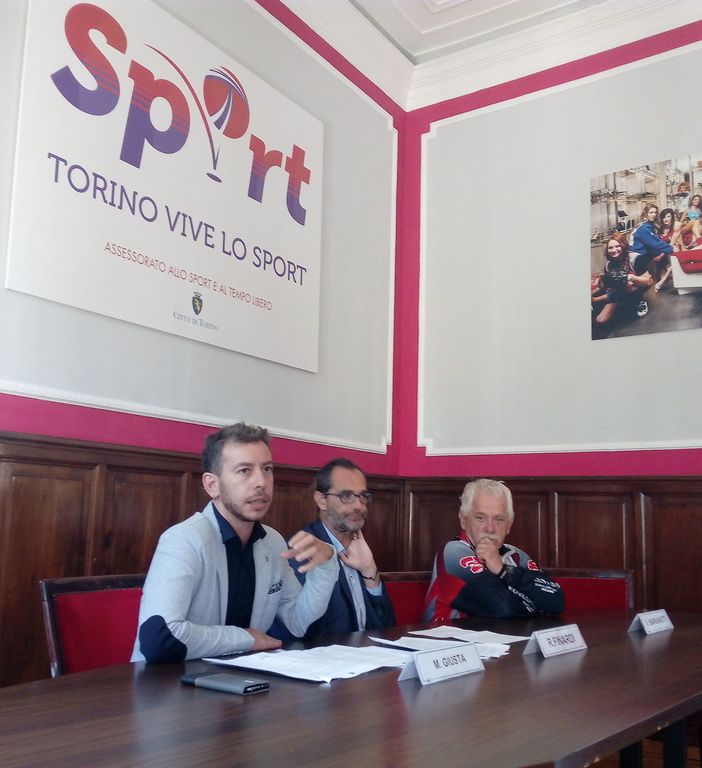 Passa da Torino la Pedalata Longa per i Diritti Umani di Vittorio Barbanotti (VIDEO)