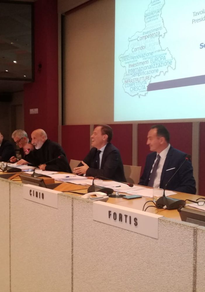 Politica e imprese, il vero &quot;incrocio&quot; è sempre sulla Tav. &quot;Infrastrutture bloccate dal governo&quot;. La replica: &quot;No, scelte sbagliate del passato&quot;