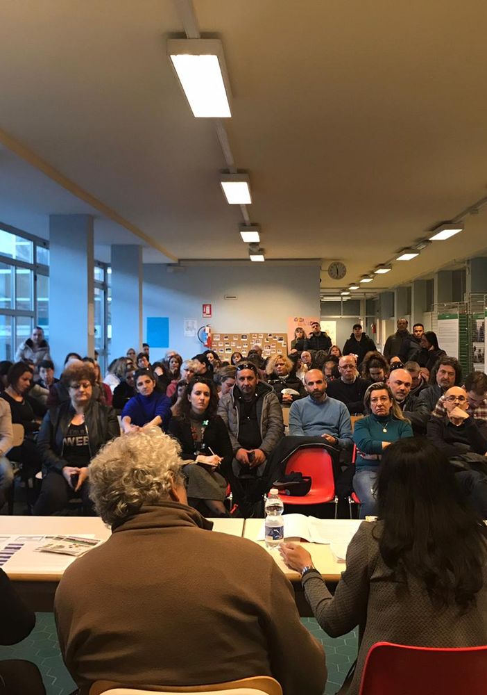 Genitori e insegnanti chiedono di sospendere il trasferimento della Gianelli. Di Martino: “Impensabile senza alternative”
