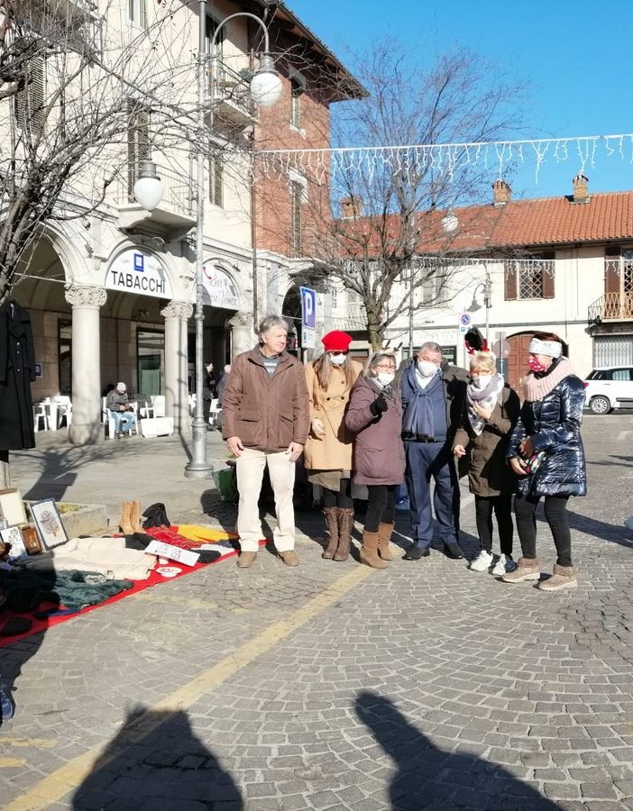 A Pianezza partecipazione per l'evento di solidarietà #teloregalosetipiace