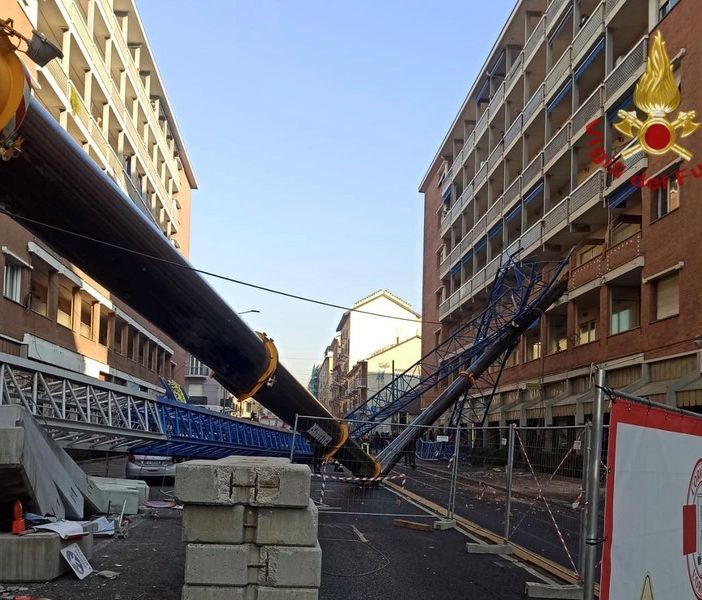 Via Genova: nessuna anomalia secondo il manovratore dell'autogru