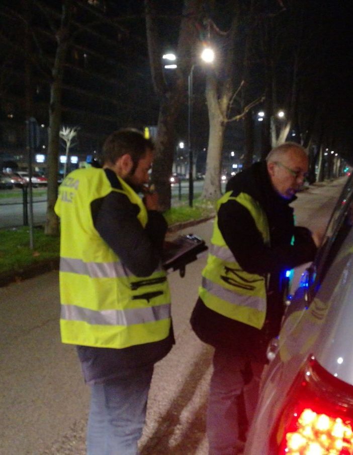 Sicurezza stradale, notte di controlli: 73 violazioni accertate a Torino