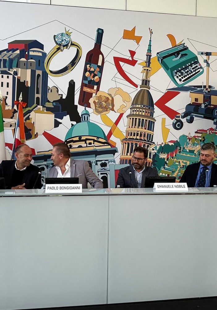 convegno con tavolo relatori