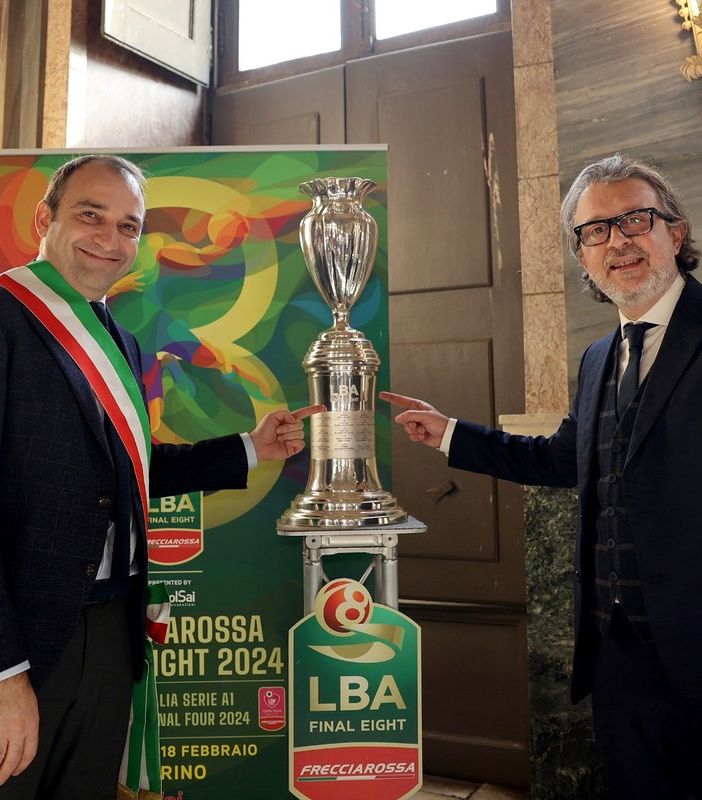 Il trofeo delle Frecciarossa Final Eight di Coppa Italia