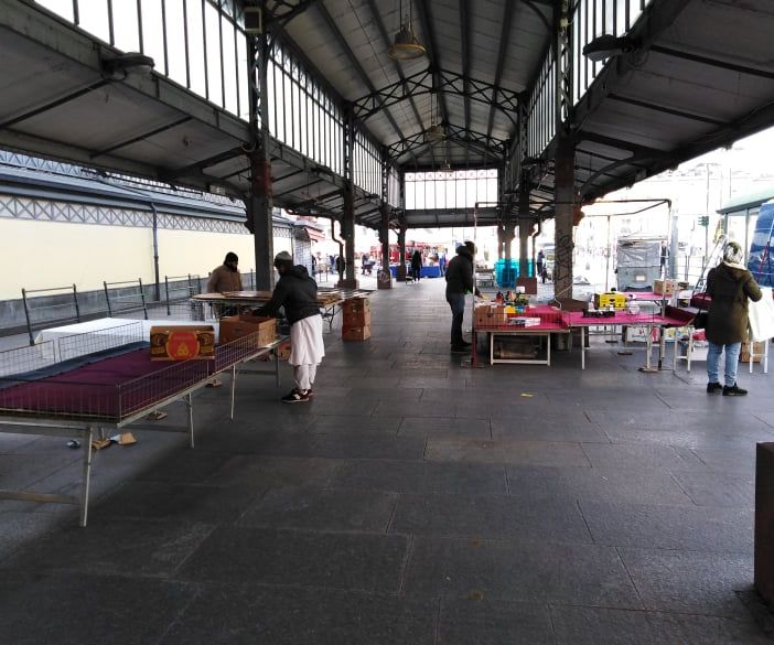 Coronavirus, effetto decreto su Porta Palazzo: meno banchi e clienti, chiuso il Mercato Centrale [FOTO]