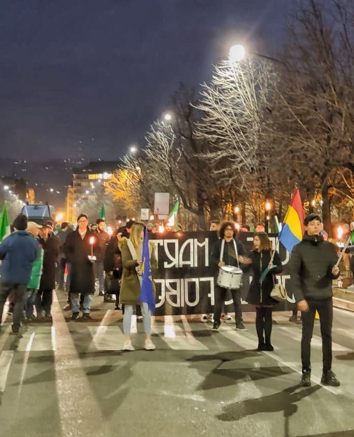 Fiaccolata per ricordare le Foibe: contestazione davanti al Politecnico