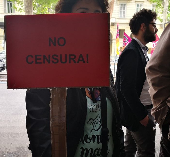 A Torino presidio per la professoressa siciliana sospesa: &quot;Libertà di insegnamento sotto attacco&quot; [VIDEO]