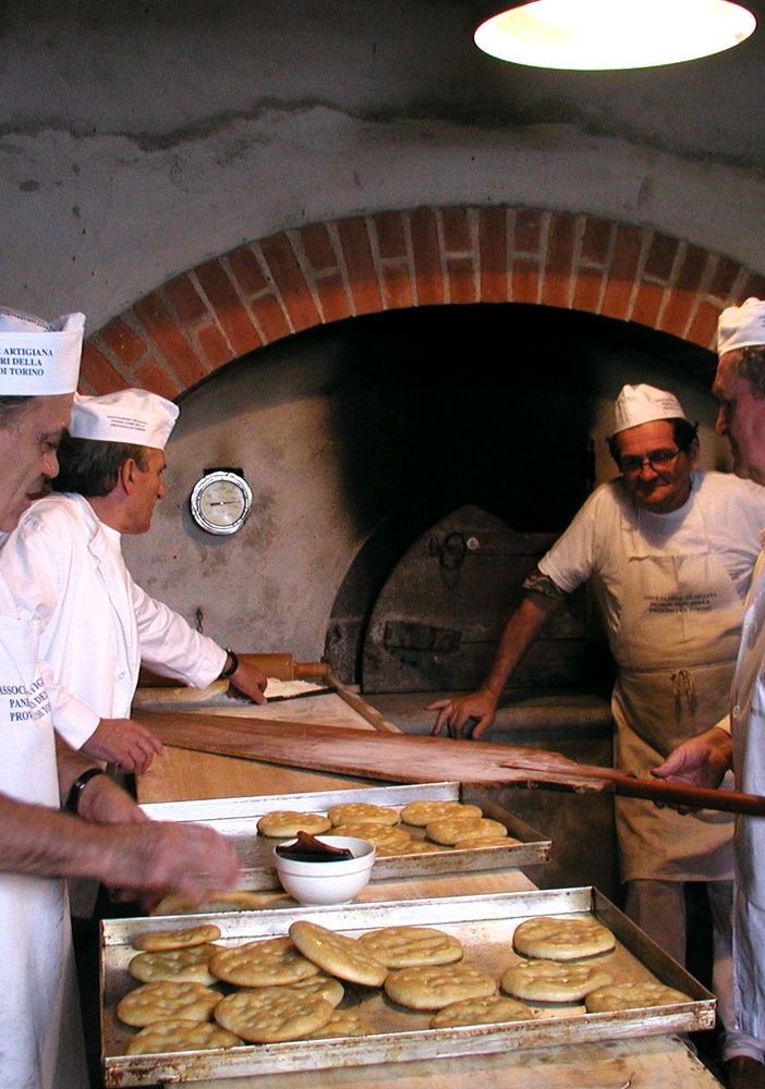 A Piobesi Torinese arriva la Sagra del Pane con il dolce Caritôn