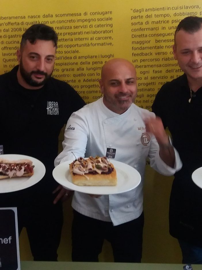 Il campione di MasterChef crea panini gourmet coi detenuti delle Vallette di Torino (FOTO)