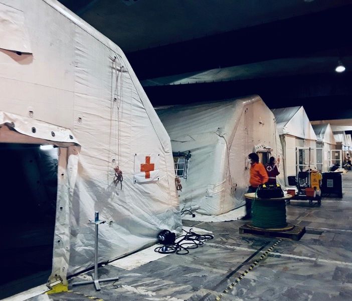 Tende per i ricoveri al Covid hospital di Torino Esposizioni