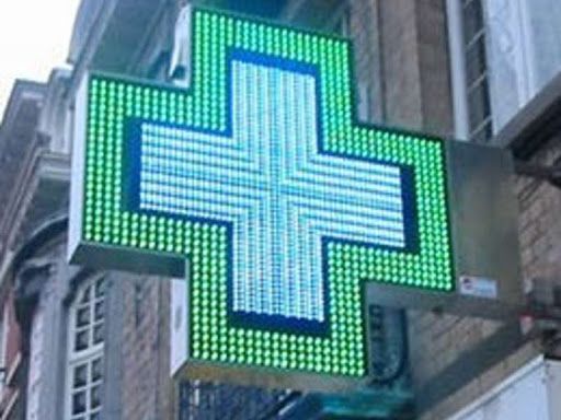 Talco merce rara, un ventisettenne ne ruba 6 bottiglie in farmacia: fermato dalla polizia