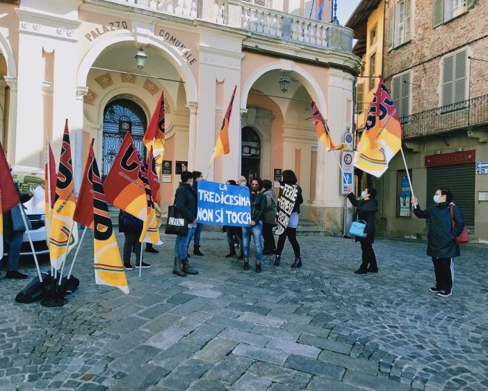 Moncalieri, manifestazione dei dipendenti della casa di riposo &quot;Denina&quot;