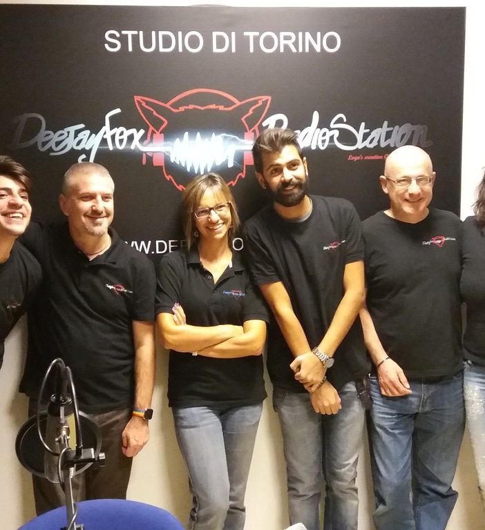Due famiglie, una stessa frequenza: radio DeejayFox al Cpg di Mirafiori Sud
