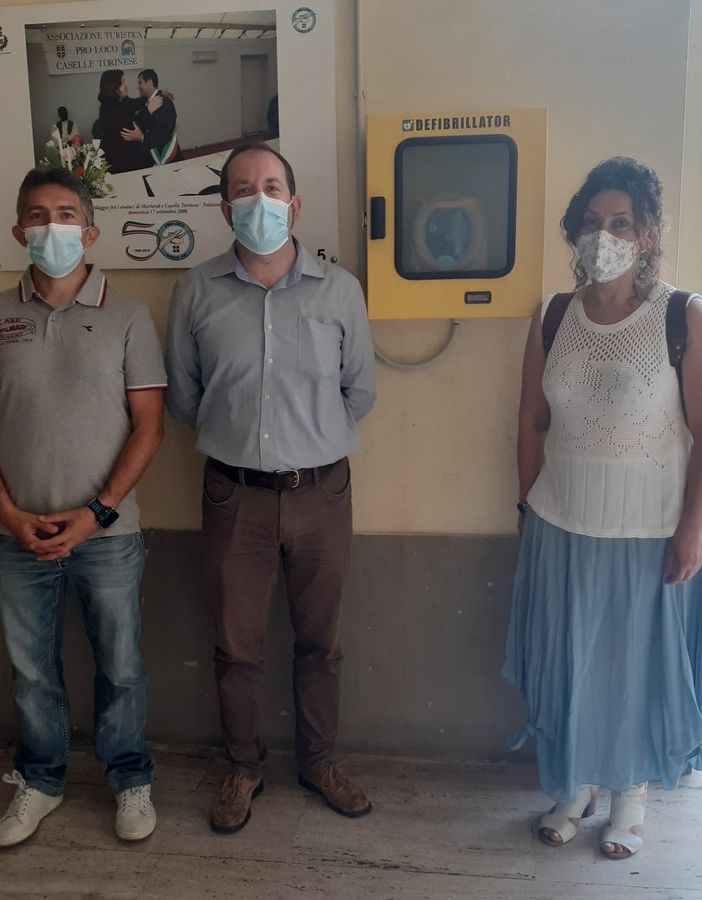 Caselle più cardioprotetta, installato defibrillatore sotto i portici di piazza Europa