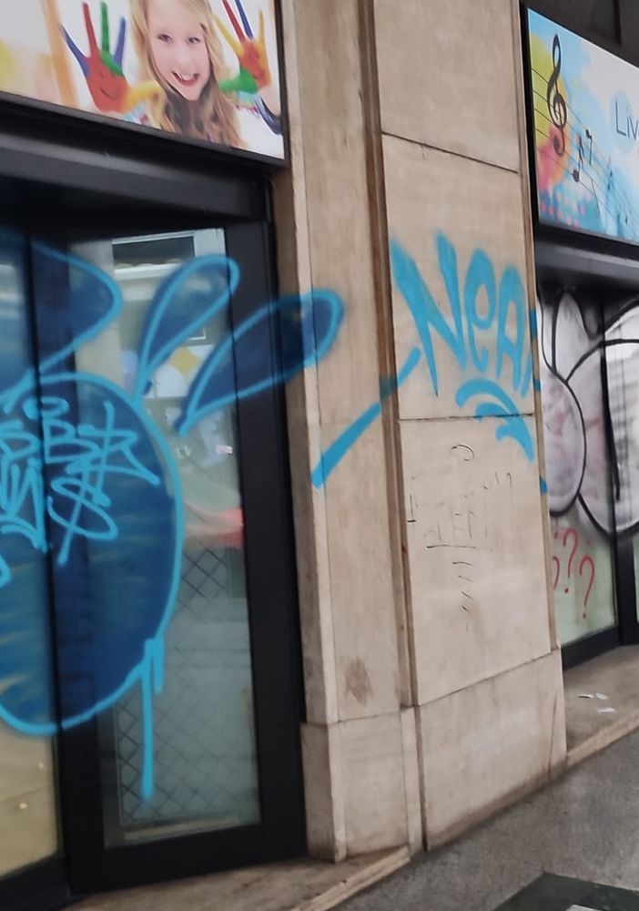 Via Viotti, nel cuore di Torino una strada che sprofonda nell'abbandono