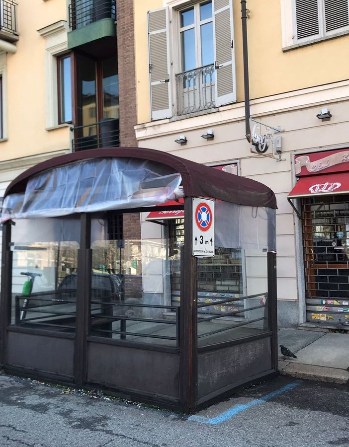 foto del dehors del bar di corso Re Umberto