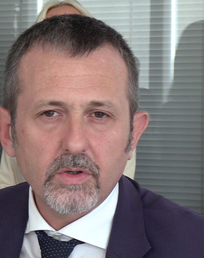 Delmastro, duro attacco alla mafia: “Vince lo Stato, Matteo Messina Denaro viveva sotto terra come i topi” [VIDEO]
