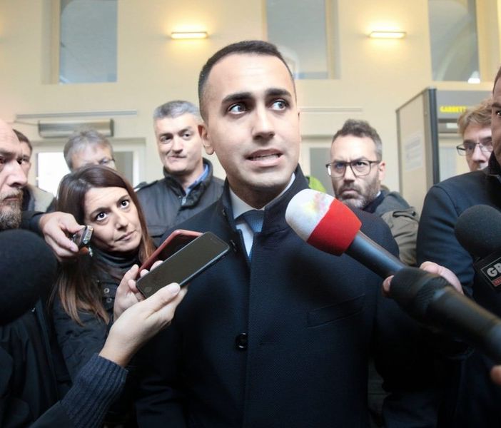 Di Maio venerdì a Torino, ma la maggioranza di Appendino non trova posto o diserta