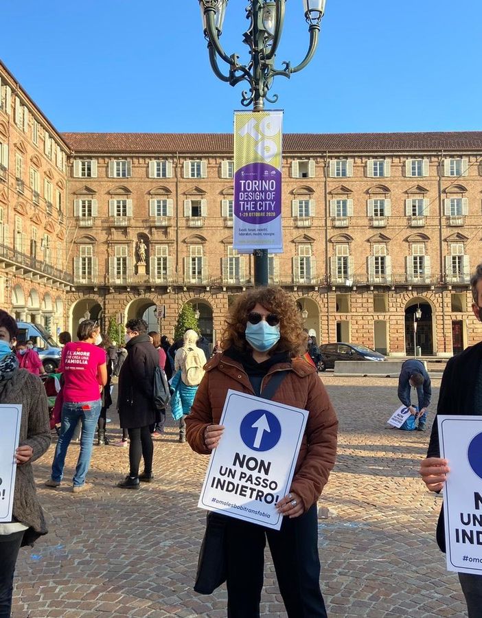 Diritti, Disabato-Carlevaris (M5s): “Approvare il ddl contro l’omobitransfobia e la misoginia per mettere fine ai crimini d’odio”