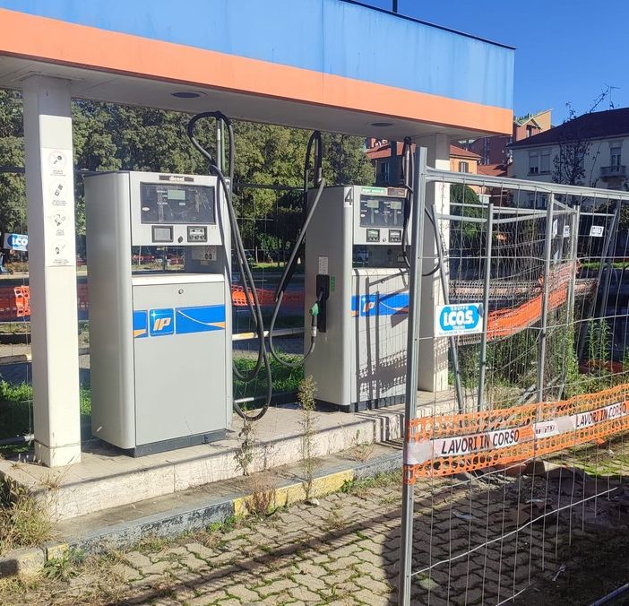 Basso San Donato, quale destino per i due ex distributori di benzina di corso Umbria?