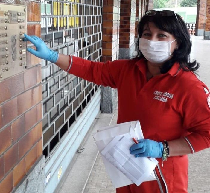 Coronavirus, prosegue la distribuizione delle mascherine a Moncalieri: quasi 3000 le richieste