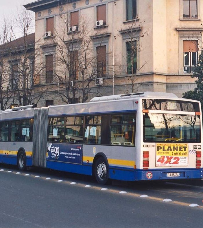 Borseggiatore bloccato su bus della linea 18, usava spray urticante contro vittime