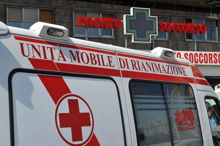 Beve per errore acido citrico, grave donna di 56 anni