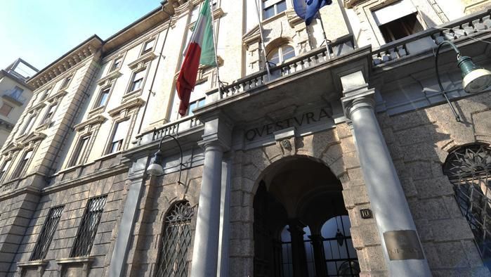 Si presenta in questura uno dei ricercati dell'Audi gialla, l’uomo ha detto di essere innocente