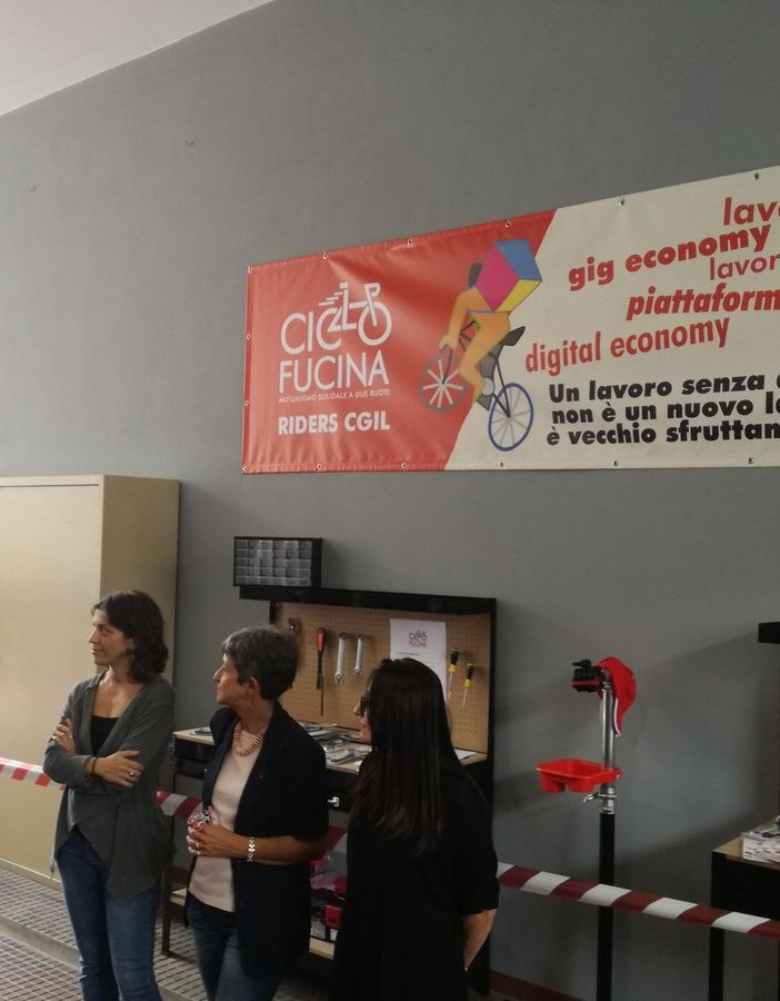 Un'officina per riparare le bici e sostenere i diritti dei rider (FOTO e VIDEO)