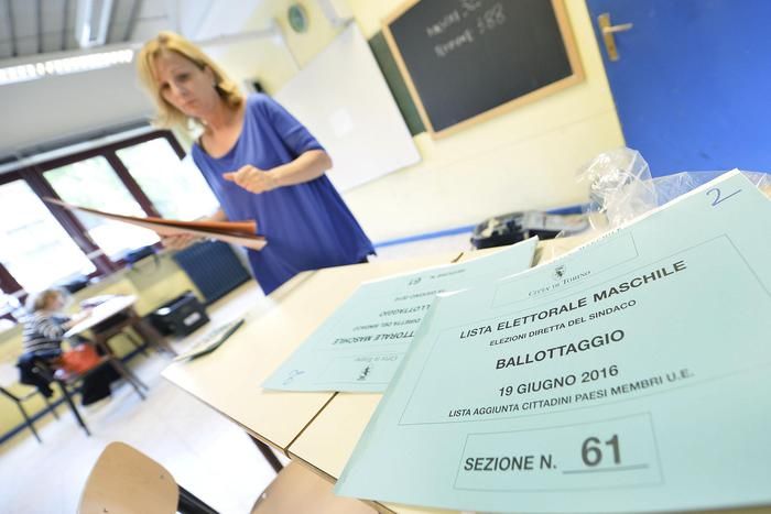 Referendum, Torino punta al quorum: domenica al voto oltre il 32% degli elettori