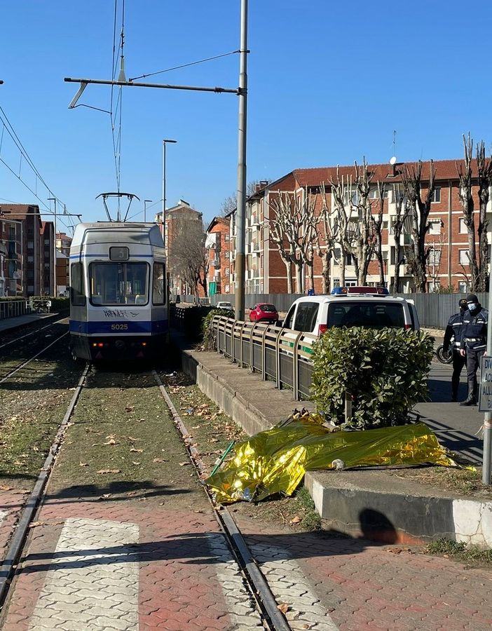 donna investita da un tram