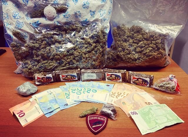 Aurora, nascondeva in casa 2 kg di droga: arrestato