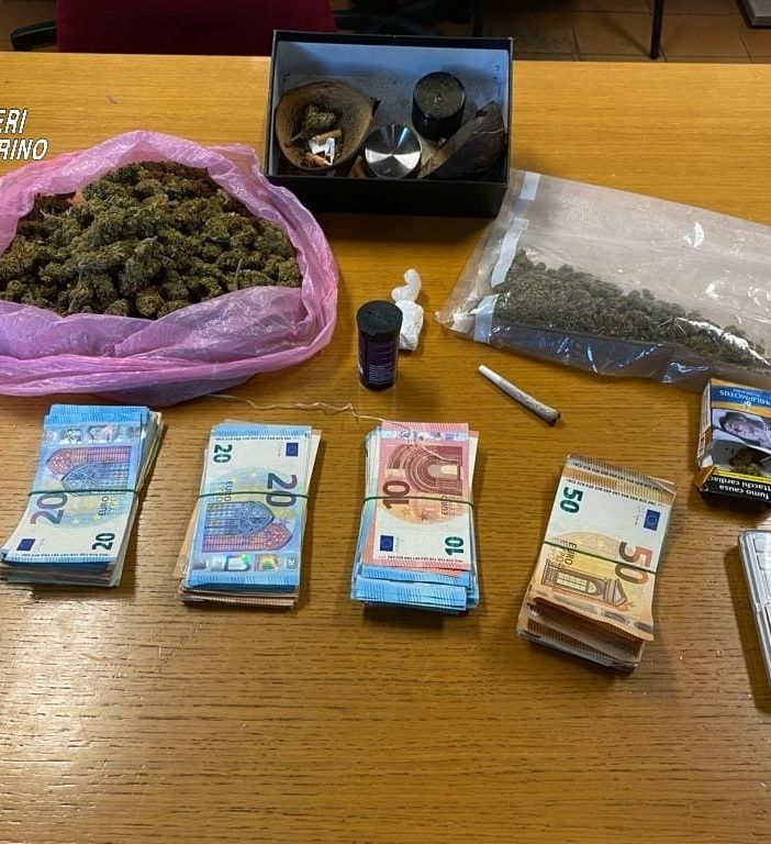 Due pusher scoperti e arrestati dai carabinieri: detenevano cocaina e hashish