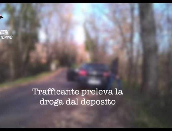Spaccio a &quot;domicilio&quot;, ordinavano la cena e arrivava la droga: nel Torinese arrestati 6 trafficanti
