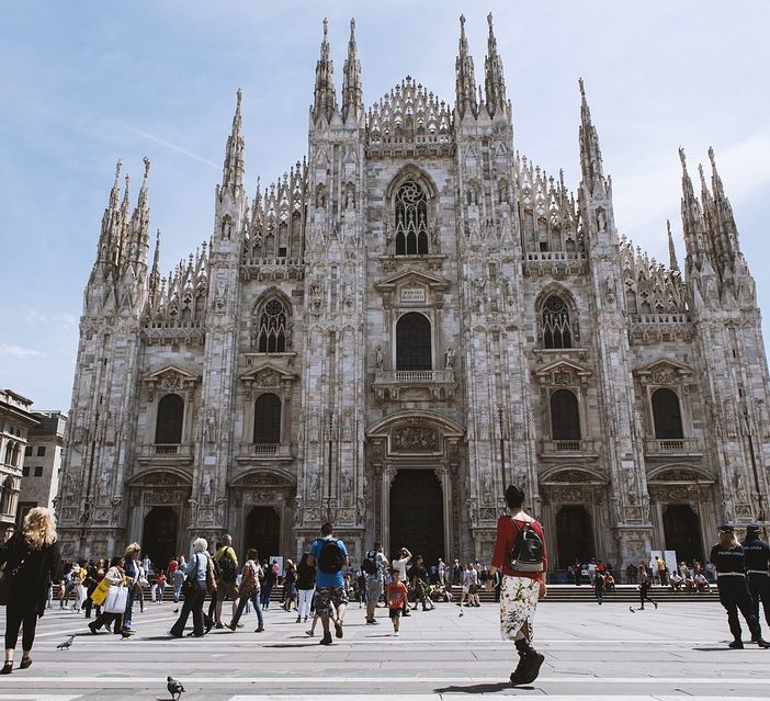 Il noleggio di auto di lusso a Milano: praticità, stile e convenienza in un unico servizio!