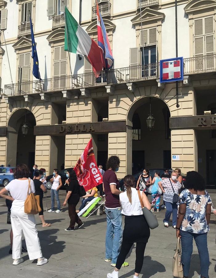 Pulizie e logistica, la rabbia dei lavoratori della Città della Salute: “Dalla Regione Piemonte solo parole”