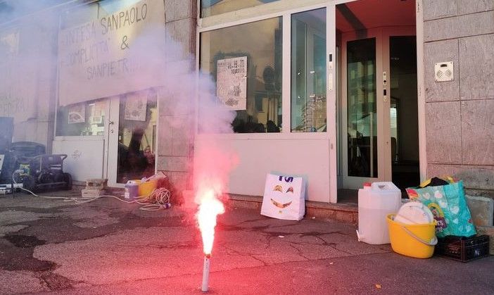 ex filiale intesa sanpaolo occupata