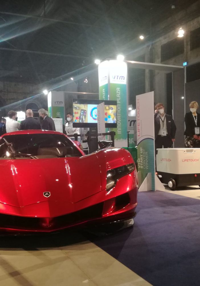 Droni, moto da sogno, taxi volanti e powerbank per le auto elettriche: il futuro dei trasporti è alle Ogr [VIDEO e FOTO]