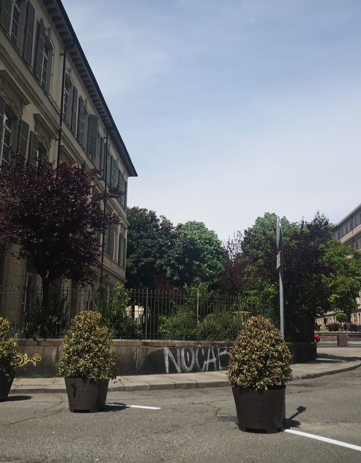 scuola Tommaseo con fioriere
