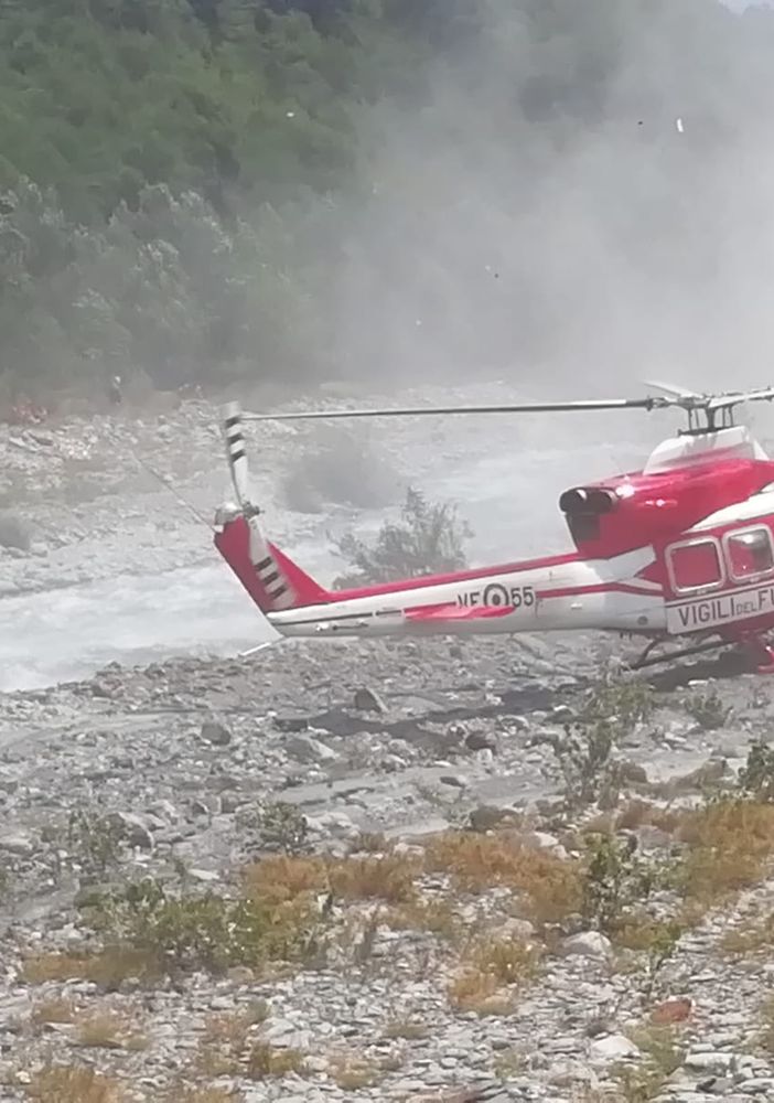 Venaus, 5 ragazzi intrappolati sul torrente Cenischia recuperati con l'elicottero [VIDEO]