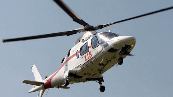 Incidente sulla Torino-Savona al casello di Carmagnola: tre i veicoli coinvolti, interviene l'elisoccorso