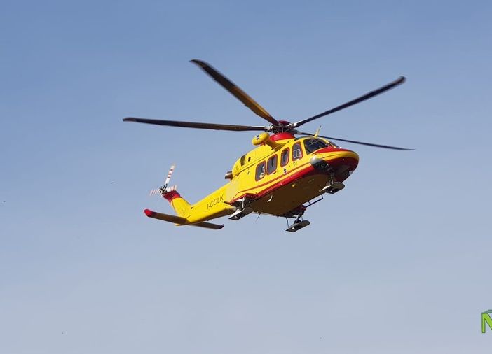 elicottero di soccorso in azione