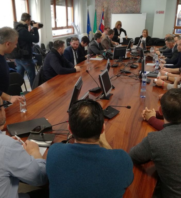 Embraco, definiti gli incentivi all'esodo. Ora si attende la firma del congelamento dei licenziamenti (FOTO E VIDEO)