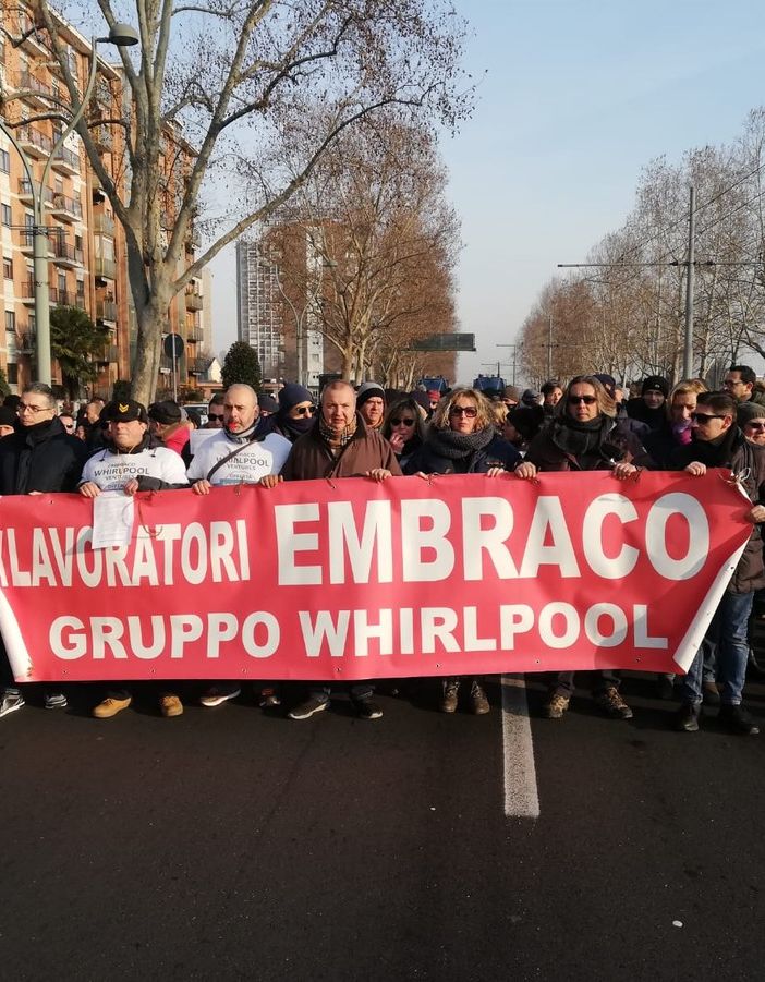 Ex Embraco, il Mise vede Whirlpool e lunedì mattina i parlamentari e i consiglieri regionali incontrano i lavoratori