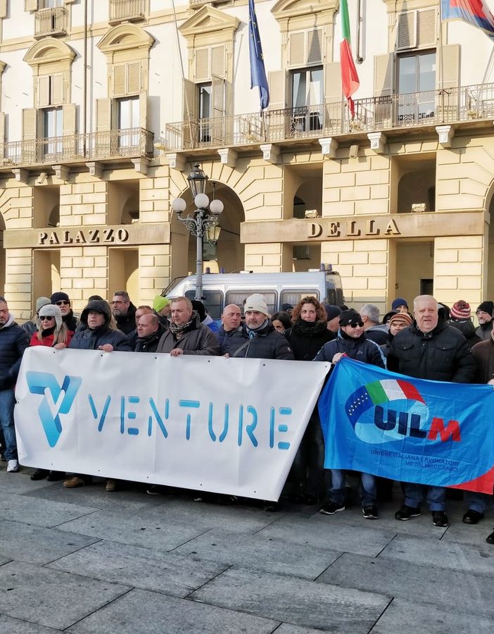 Ex Embraco, l’urlo dei lavoratori: “Senza stipendi e contributi, la situazione è drammatica” [VIDEO]
