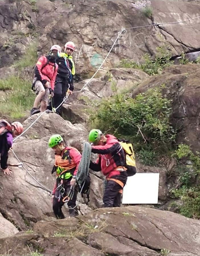 Soccorso Alpino e Vigili del fuoco salvano due escursionisti in difficoltà lungo la via ferrata Carlo Giorda