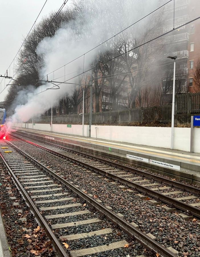 Incendio su un treno regionale della Torino-Ciriè, ma si tratta di una esercitazione della Protezione civile